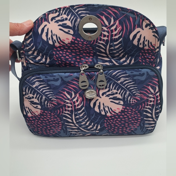 Baggallini Calais Crossbody Bag - Picture 10 of 15